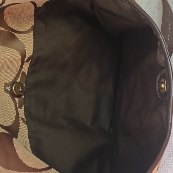 😃Coach Large Brown Signature Foldover Tote Bag With 2 Coach Charms - Picture 9 of 11